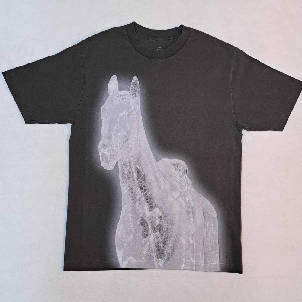 Beyoncé "No Skips - Holographic Hourse" Renaissance Tour OFFICIAL T-Shir… - Picture 1 of 7